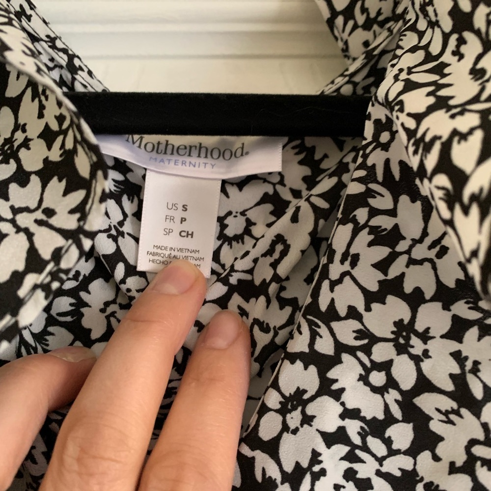 Motherhood Maternity black & white dress shirt with tie and ruffles. Size small - Picture 3 of 7